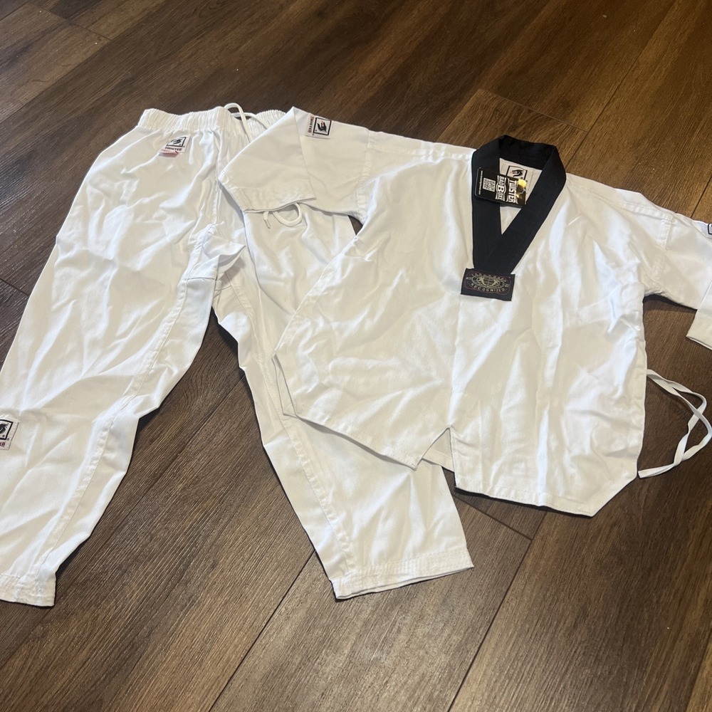 Twister Fightwear. Size 000 Cotton Blend Taekwondo